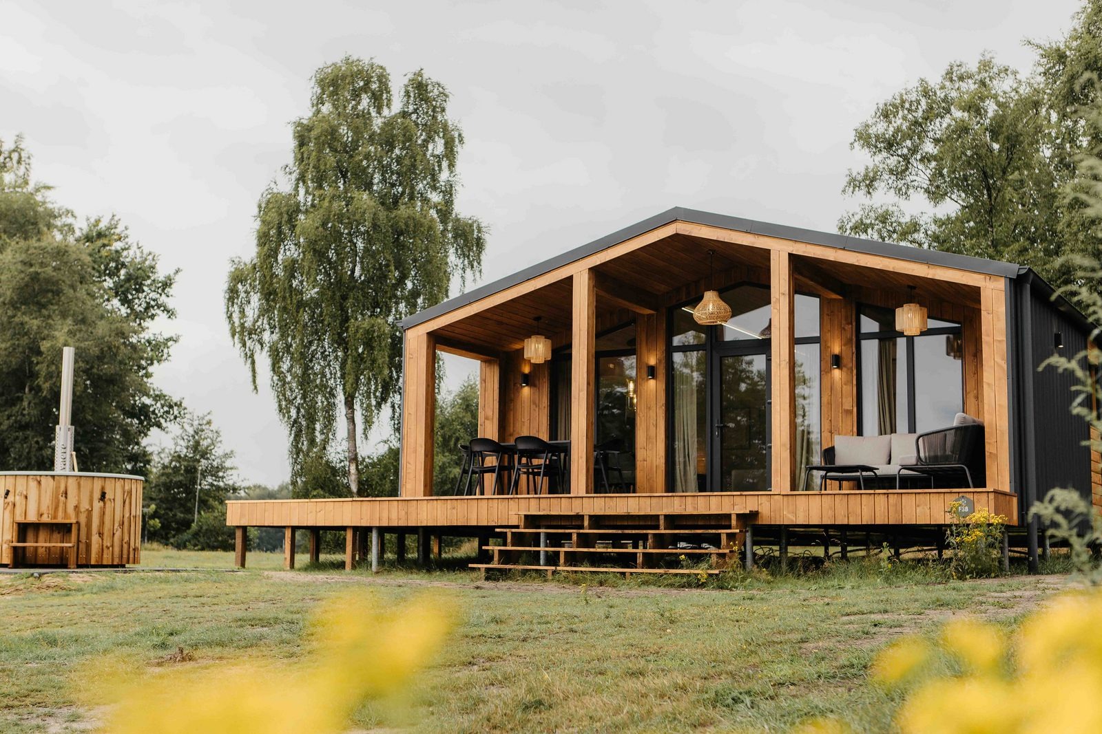 Lodge met hottub en panorama uitzicht 5 - personen-Roompot